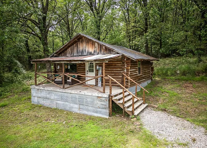 Spring Hill Farm - The Pampered Peacock