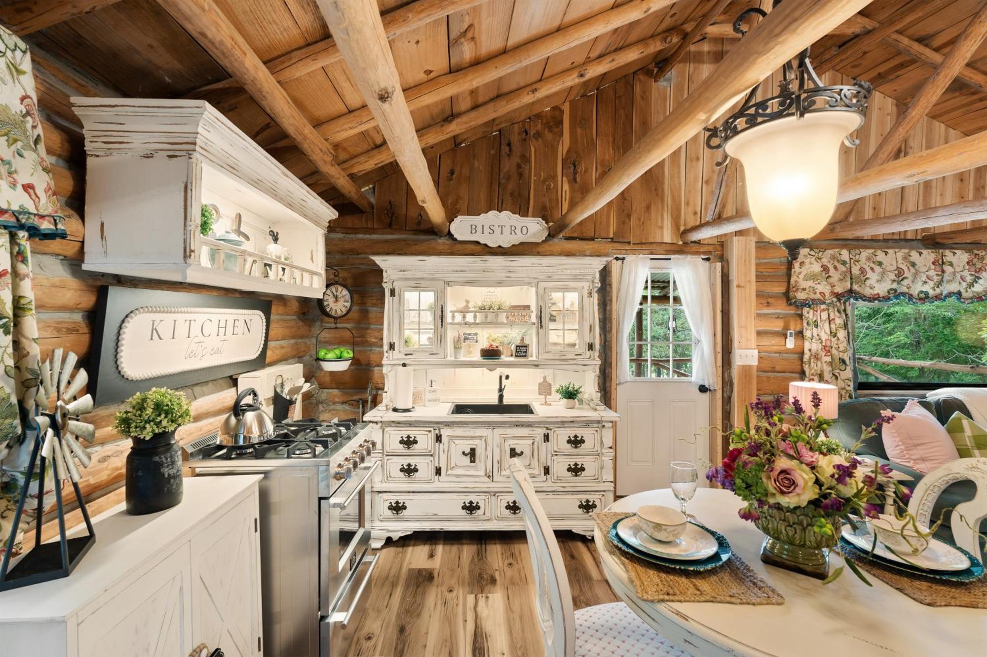 Spring Hill Farm - The Pampered Peacock